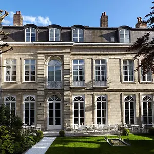 Clarance Hotel